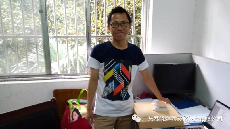 促進(jìn)校企合作，傳遞紅木雅韻——第一屆“楚風(fēng)木韻”家具創(chuàng)意設(shè)計(jì)大賽圓滿落(圖5)