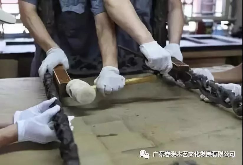 老紅木家具的修復(fù)過程，一經(jīng)修復(fù)煥然一新(圖6)