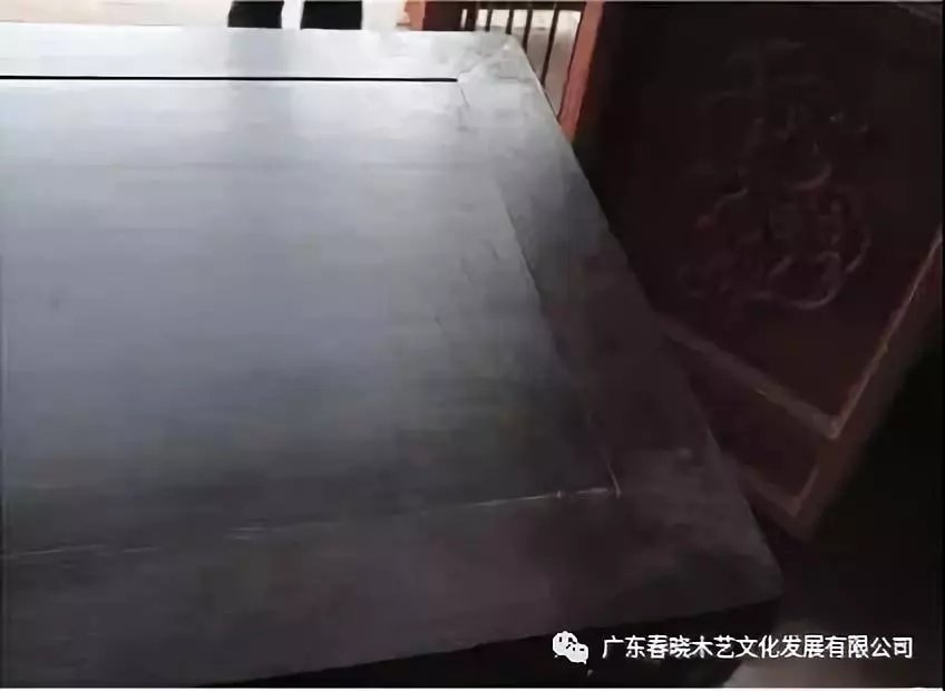 老紅木家具的修復(fù)過程，一經(jīng)修復(fù)煥然一新(圖17)